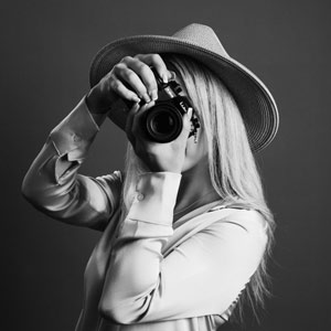 Elena Niculae photographer in Hatton Derbyshire