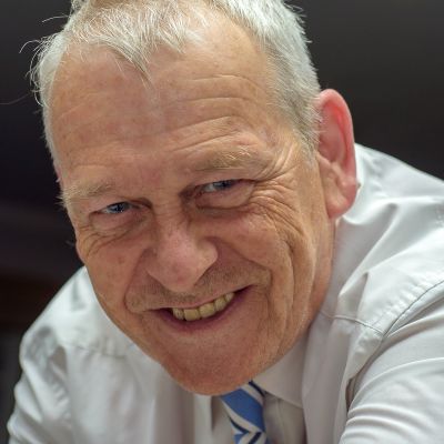 an example of the images created by Dick Lloyd